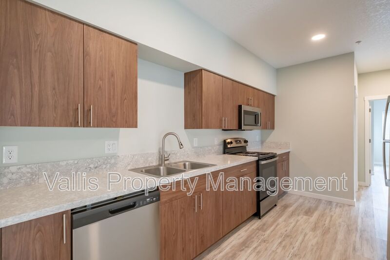 Molalla Condo: 13001 S Crompton Lane