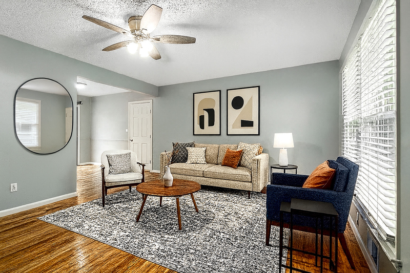 Lee's Summit House: 622 NW Kay Dr