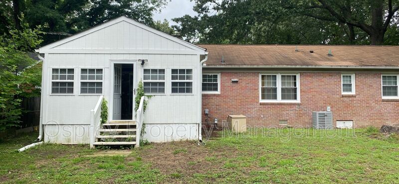 3 Bedroom brick rancher in Beechwood! - Photo 17