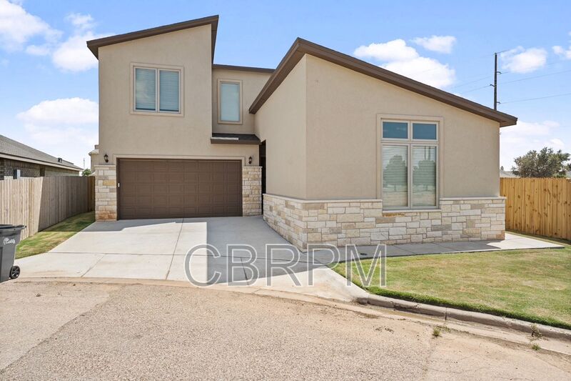 Lubbock House: 48 Wilshire Boulevard