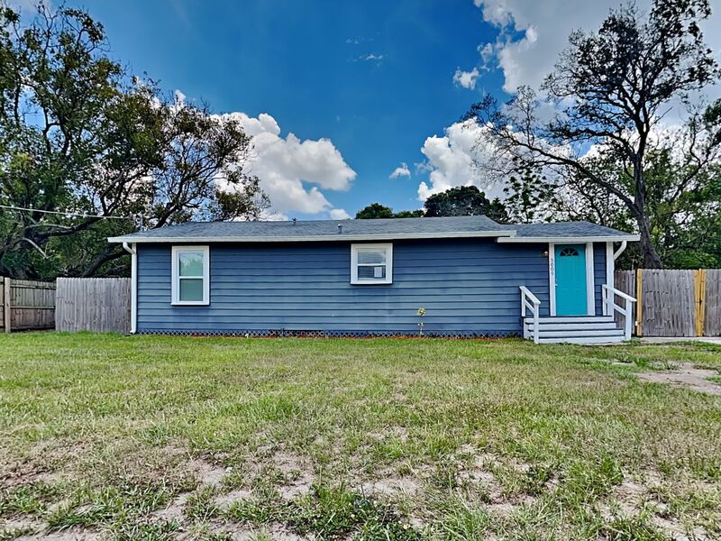 Tampa House: 5009 N 36th St