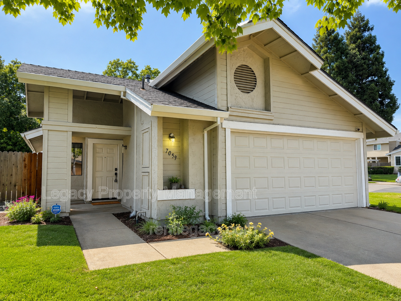 Sacramento House: 7059 Sprig Dr