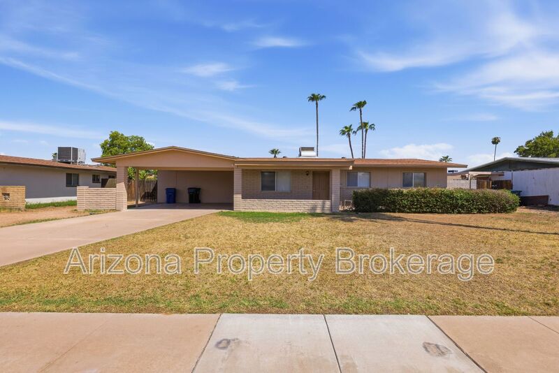 Mesa House: 2106 E Evergreen St