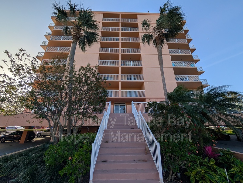 St. Petersburg Condo: 7430 Sunshine Skyway Lane S