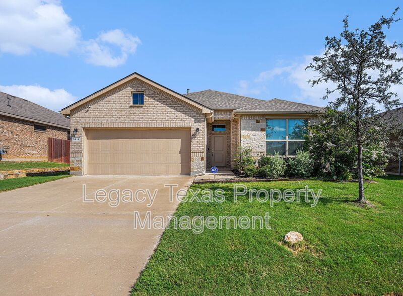Cleburne House: 1912 Albany Lane