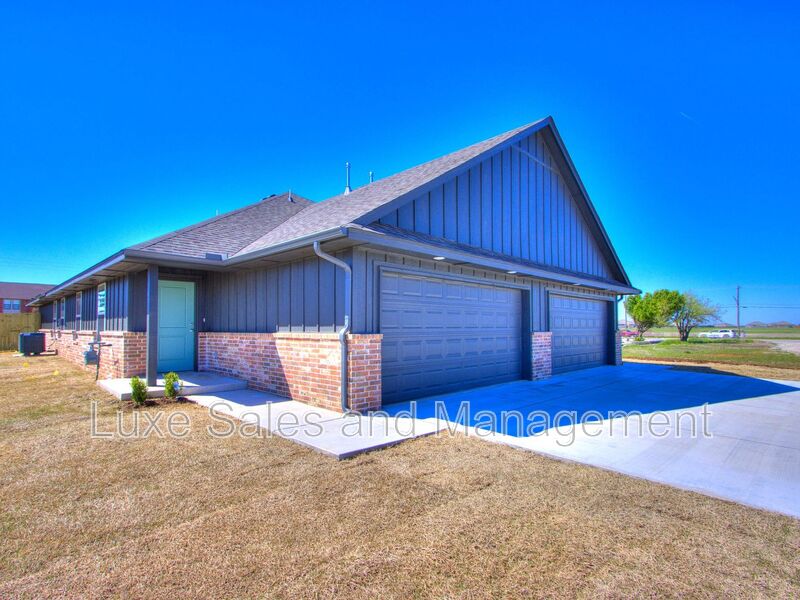 El Reno House: 1543 Pavy Parkway