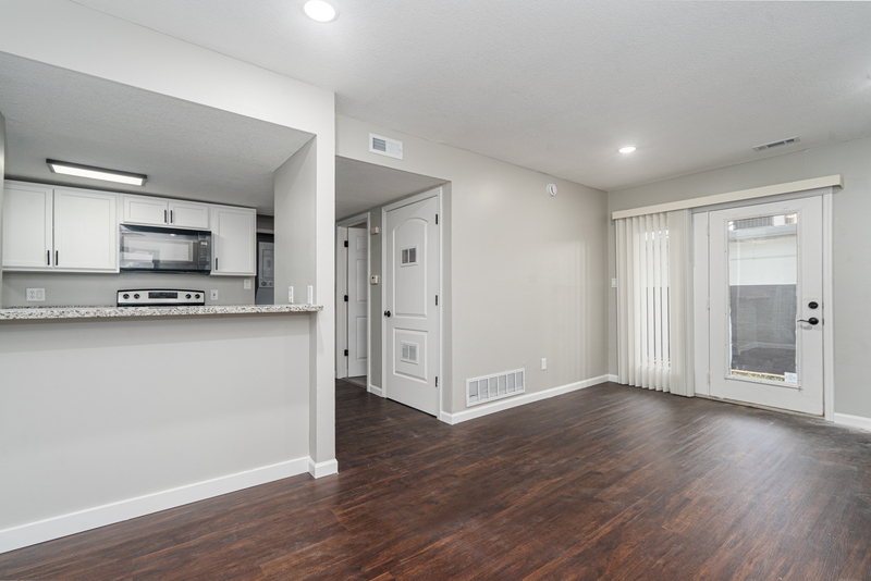 Lawrence Condo: 911 Ohio Street - 2