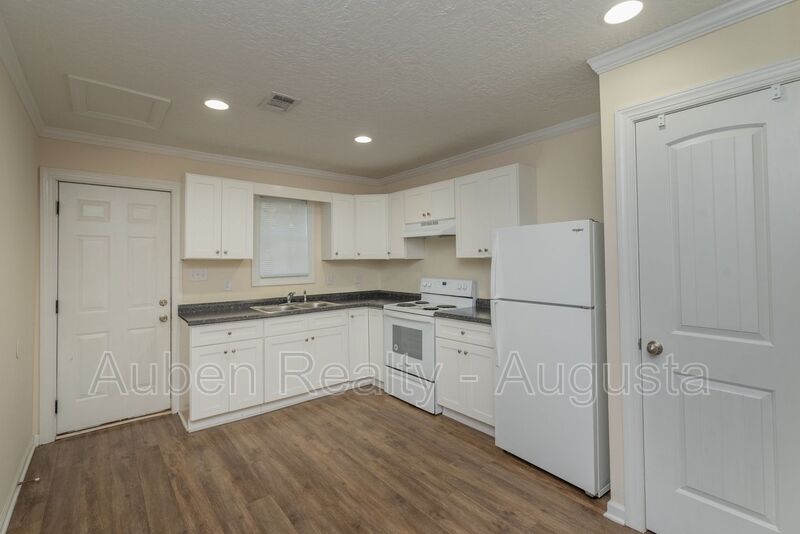 Augusta House: 3120 Bell Drive