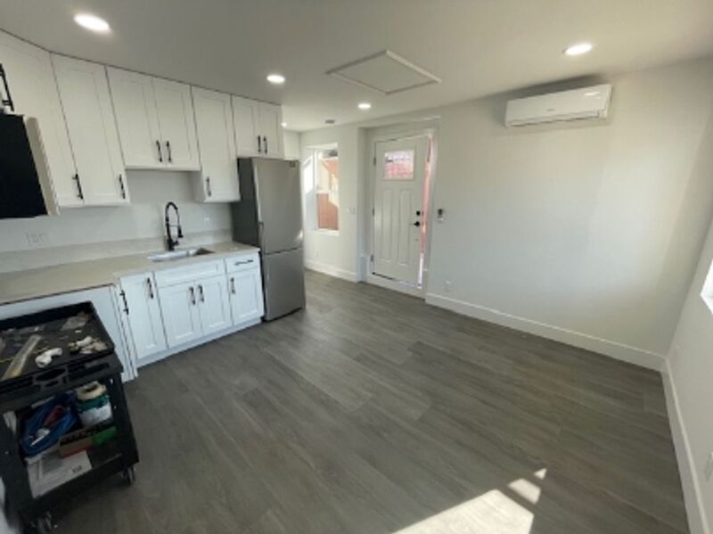 San Diego House: 2145 Calle Serena