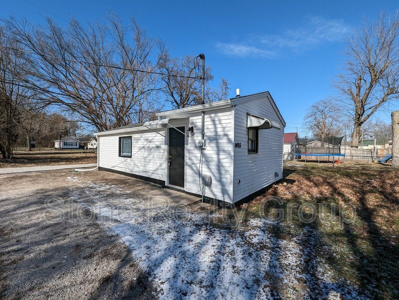 Terre Haute House: 1465 S 18th Street