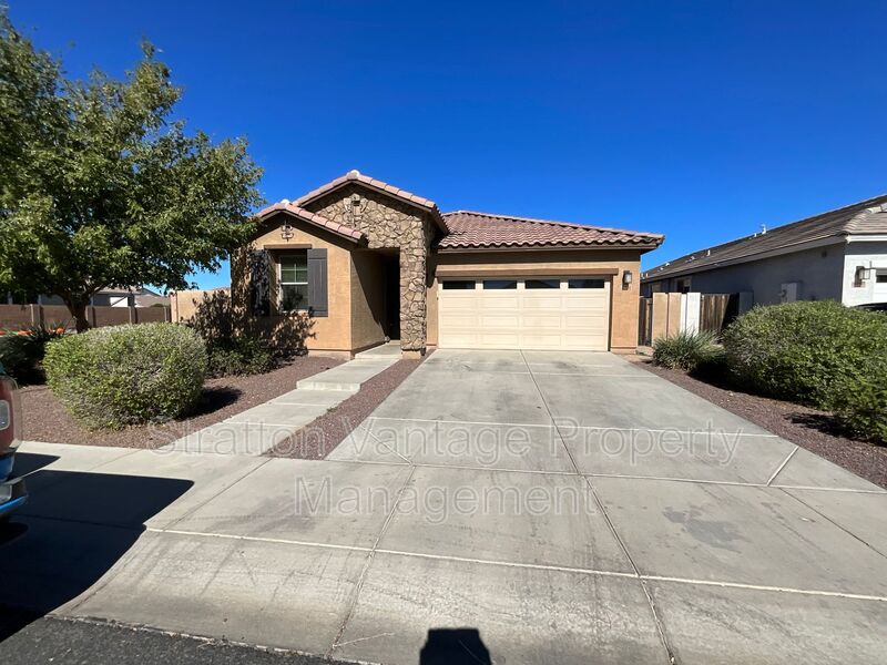 Mesa House: 3432 E Russell St