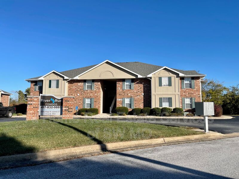 Ozark Condo: 881 N 22nd