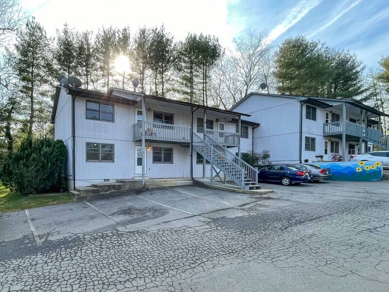 Asheville House: 20 Brookdale Road