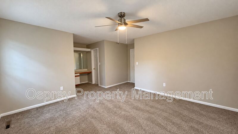 Spacious 3-Bedroom Corner-Unit Townhome with Private Patio in VB! - Photo 18