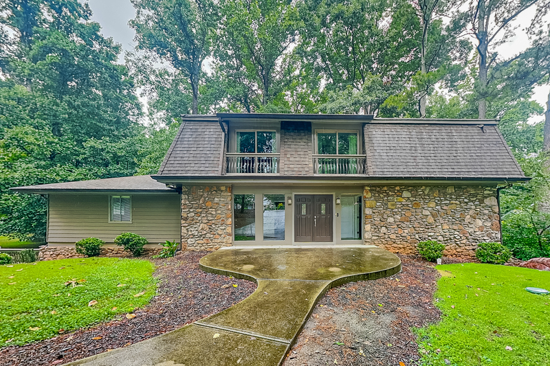 Roswell House: 4623 Huntridge Dr NE