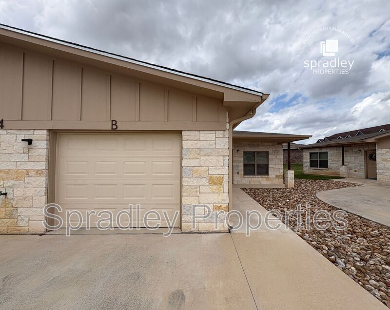 Belton Condo: 1044B Hibiscus Dr