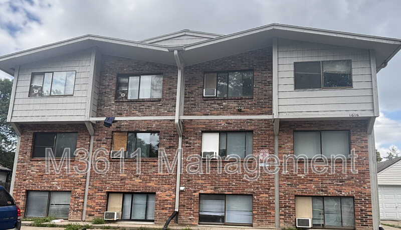 Lincoln Condo: 1616 E St