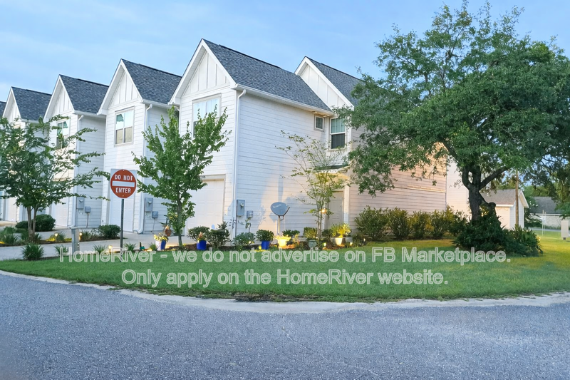 Navarre Townhome: 7299 Majestic Blvd