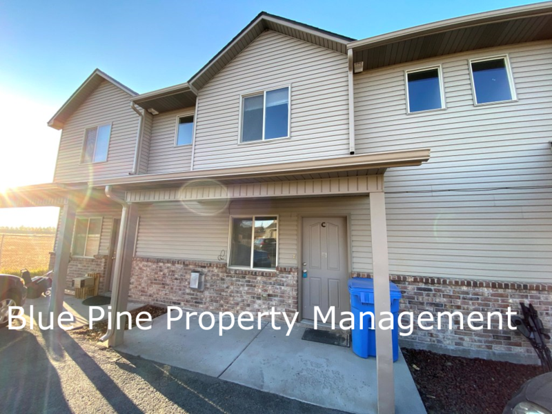 Idaho Falls Townhome: 1512 North Stevens Drive