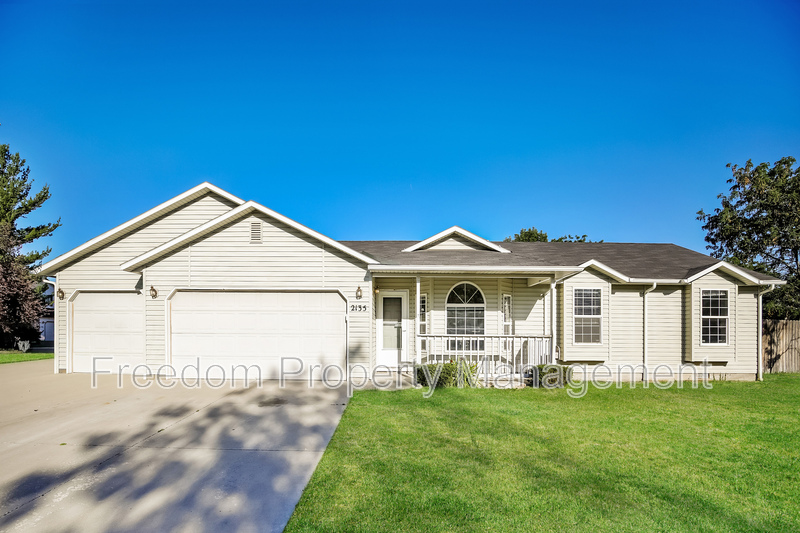 Boise House: 2135 South Crimson Rose Way