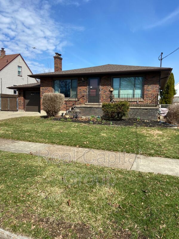 Niagara House: 3518 Ontario Ave