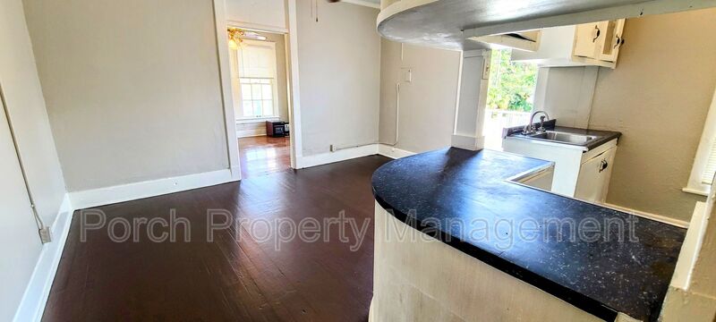 Pensacola Condo: 320 N Barcelona St