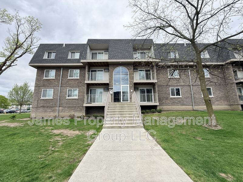 Prospect Heights Condo: 831 Mcintosh Court #207