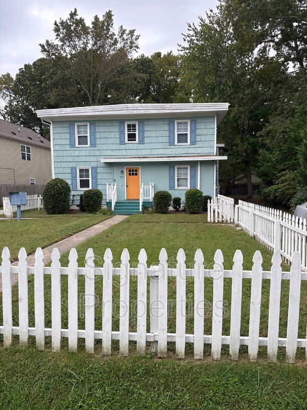 Hampton Condo: 631 Quincy St