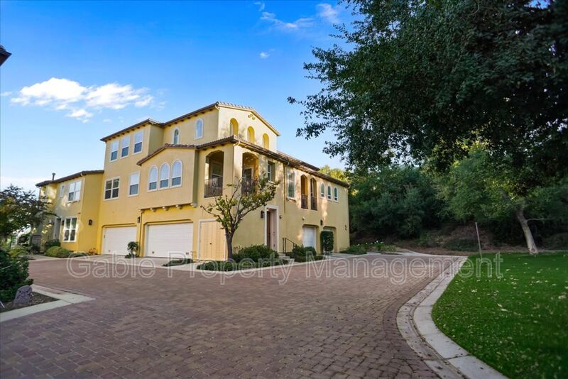 Valencia Townhome: 26956 Pebble Beach Drive