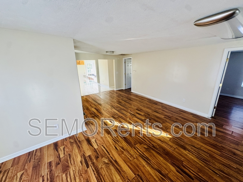 Cape Girardeau House: 335 Edgewood Road