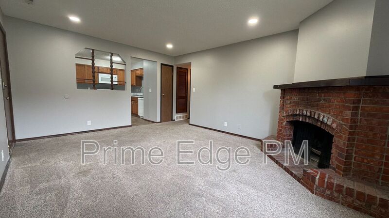 Lincoln House: 4521 Madison Avenue
