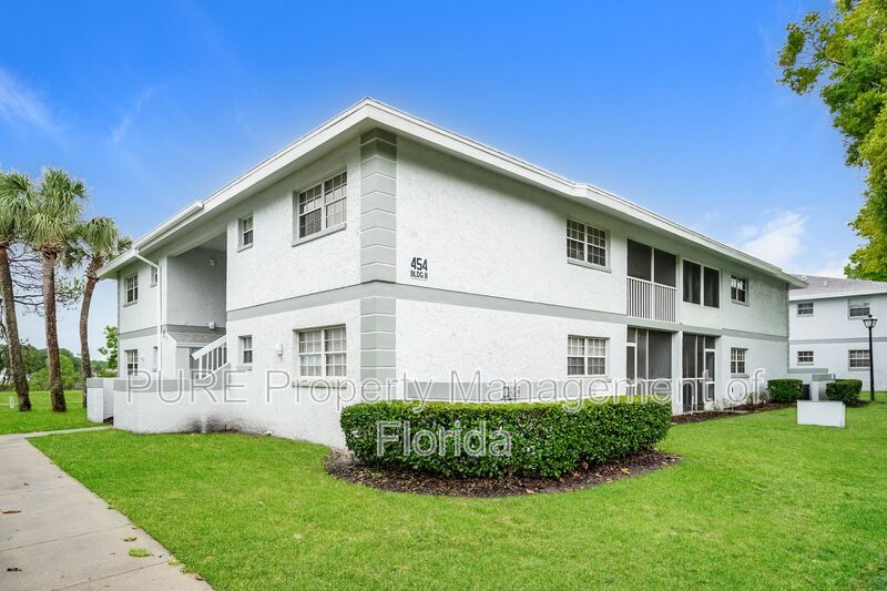 Ocala House: 454 Fairways Cir.