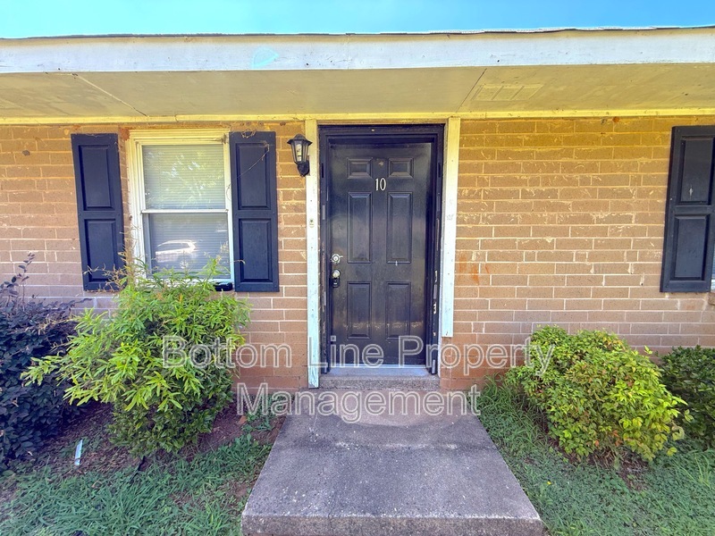 Shelby Condo: 215 Best St