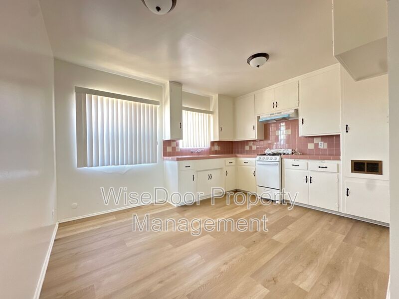 Montebello Condo: 1105 Beach St.