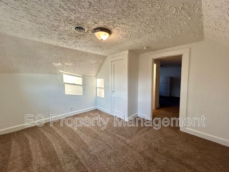 Cozy, Convenient 1 Bedroom! - Photo 11