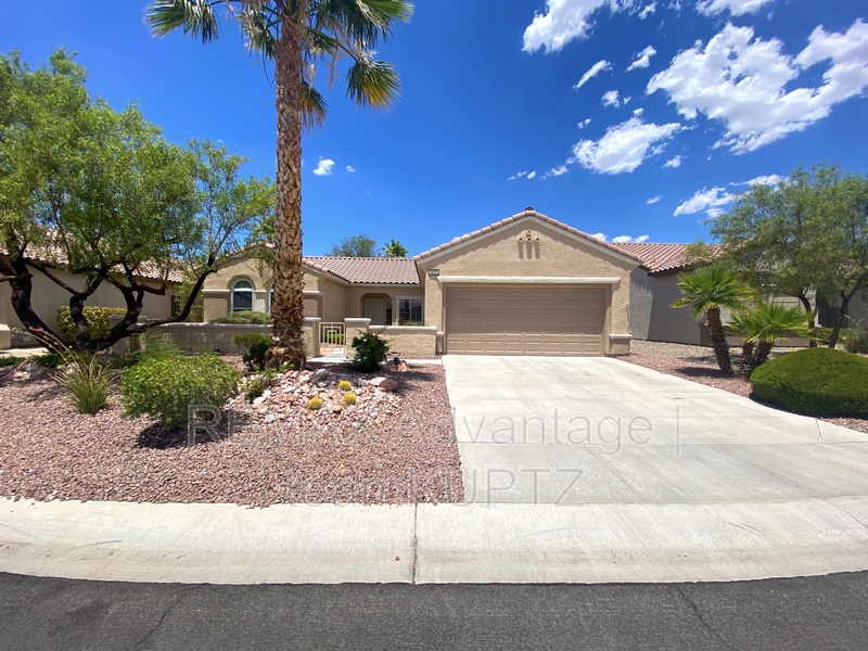 Henderson House: 3022 Seaford Peak Dr