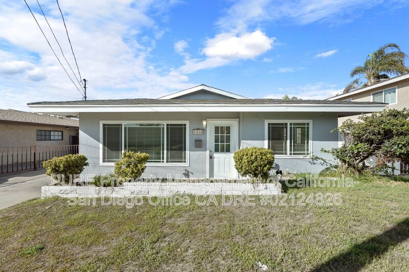 Imperial Beach House: 1316 Iris Ave