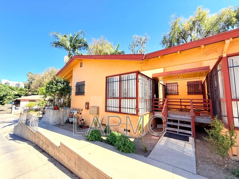 Los Angeles House: 159 S. Madison Avenue