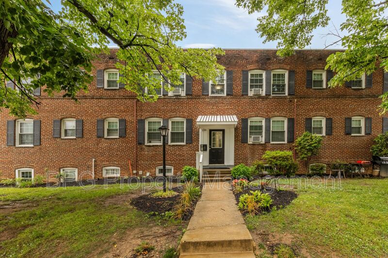 Arlington Condo: 1100 N Kennebec St
