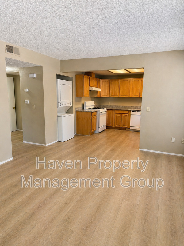 Tracy Condo: 32 West 7th Street - C