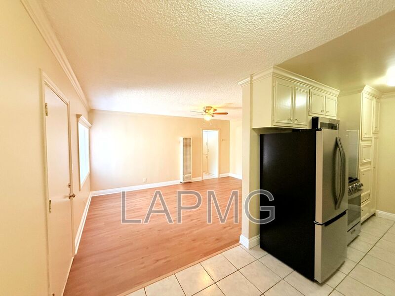 Inglewood House: 925 Enterprise Avenue