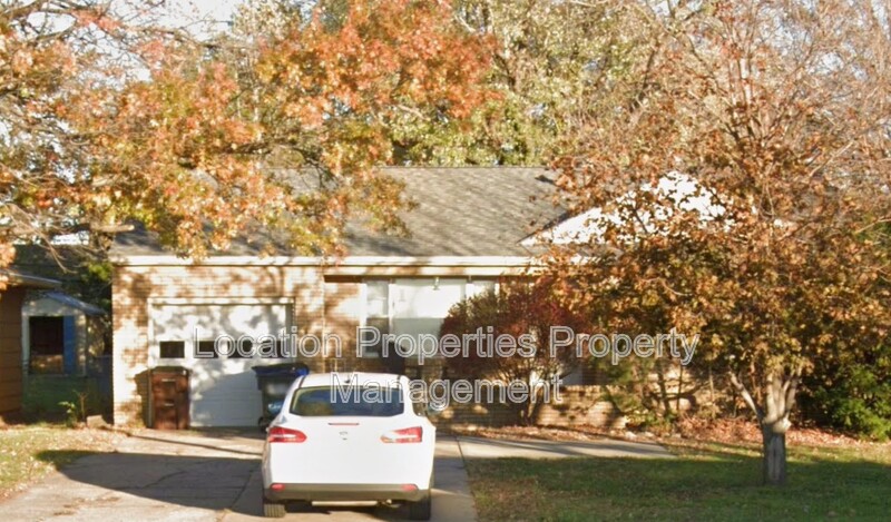 Lawrence House: 1016 Iowa Street