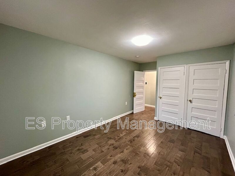 Charming 2-Bedroom, 1 Bathroom Duplex in Fountain Square!!! - Photo 14