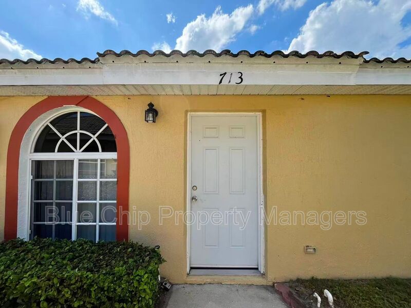 Poinciana House: 713 Lake Marion Golf Resort Dr