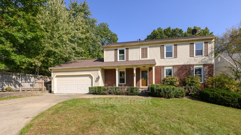 North Canton House: 8294 Whiteridge Circle