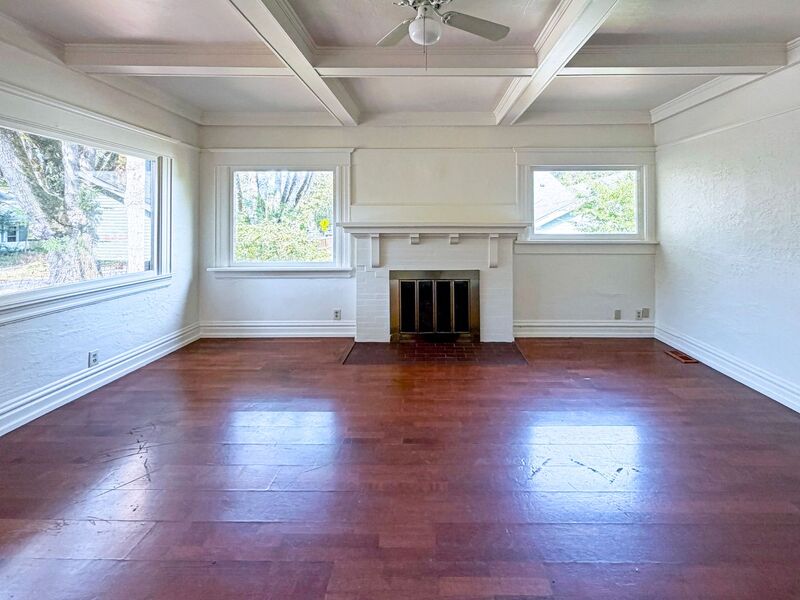 Photo 5 of rental home at 943 Washington Street