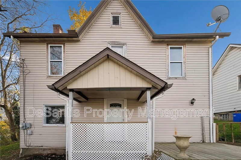 Butler House: 305 American Avenue