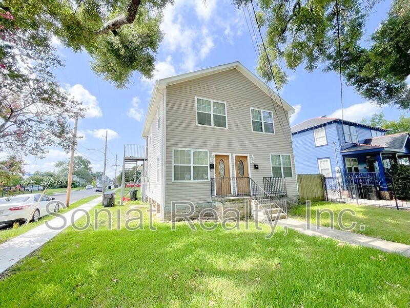 New Orleans Condo: 1876 Mirabeau Ave.