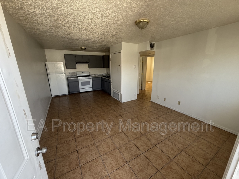 Albuquerque House: 3413 Gibson Blvd SE