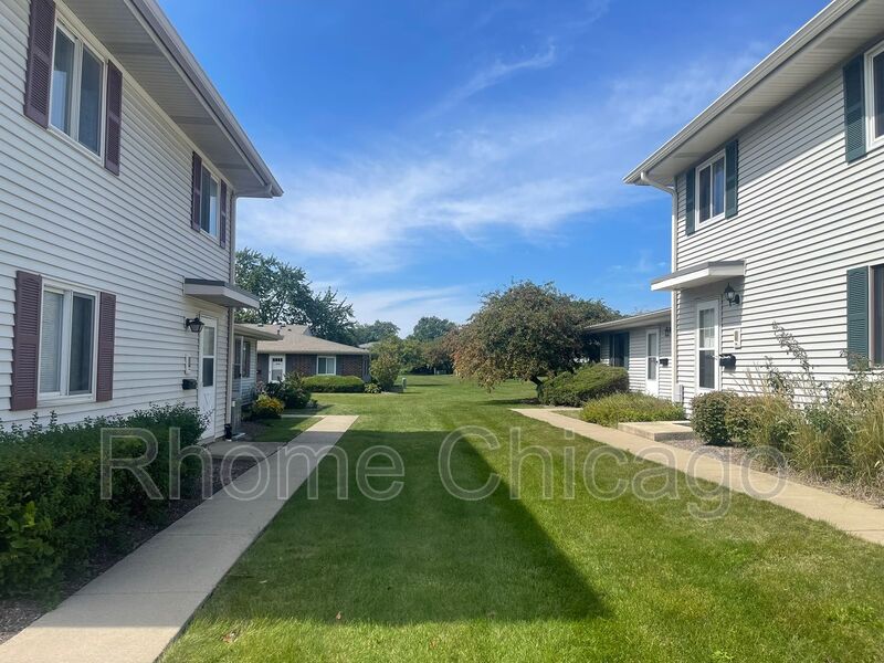 Schaumburg House: 236 Whidah